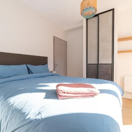 De Standing Hyper Centre Apartment *