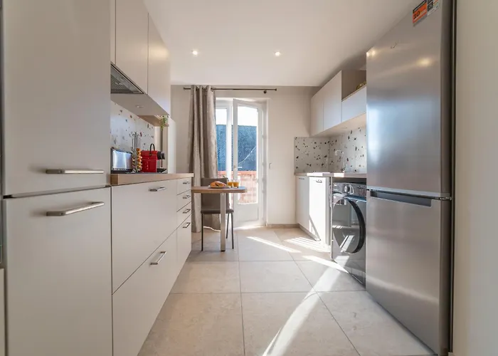 De Standing Hyper Centre * Rodez